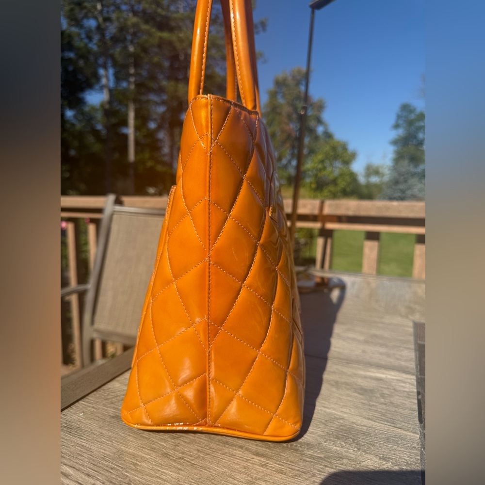 EUC! CHANEL Medallion Tote Vintage Patent Leather Quilted Shoulder Bag - Picture 5 of 17